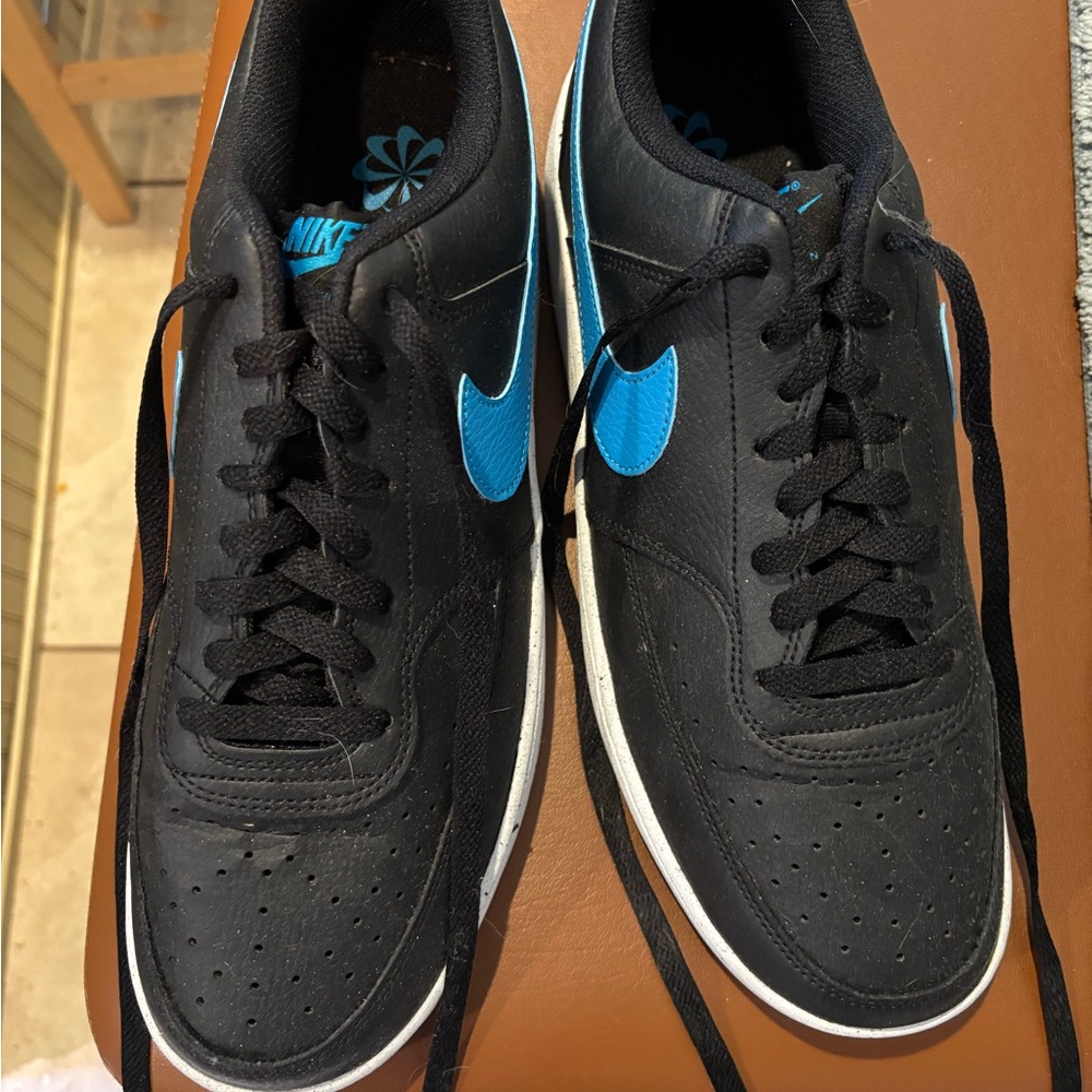 Nike Men's Black and Blue Sneakers